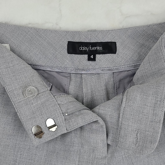 $5 🔥 Womens bermuda shorts - Picture 4 of 7